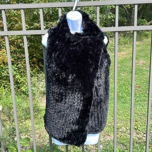 Chelsea & Theodore Black Faux Fur Vest Size Small